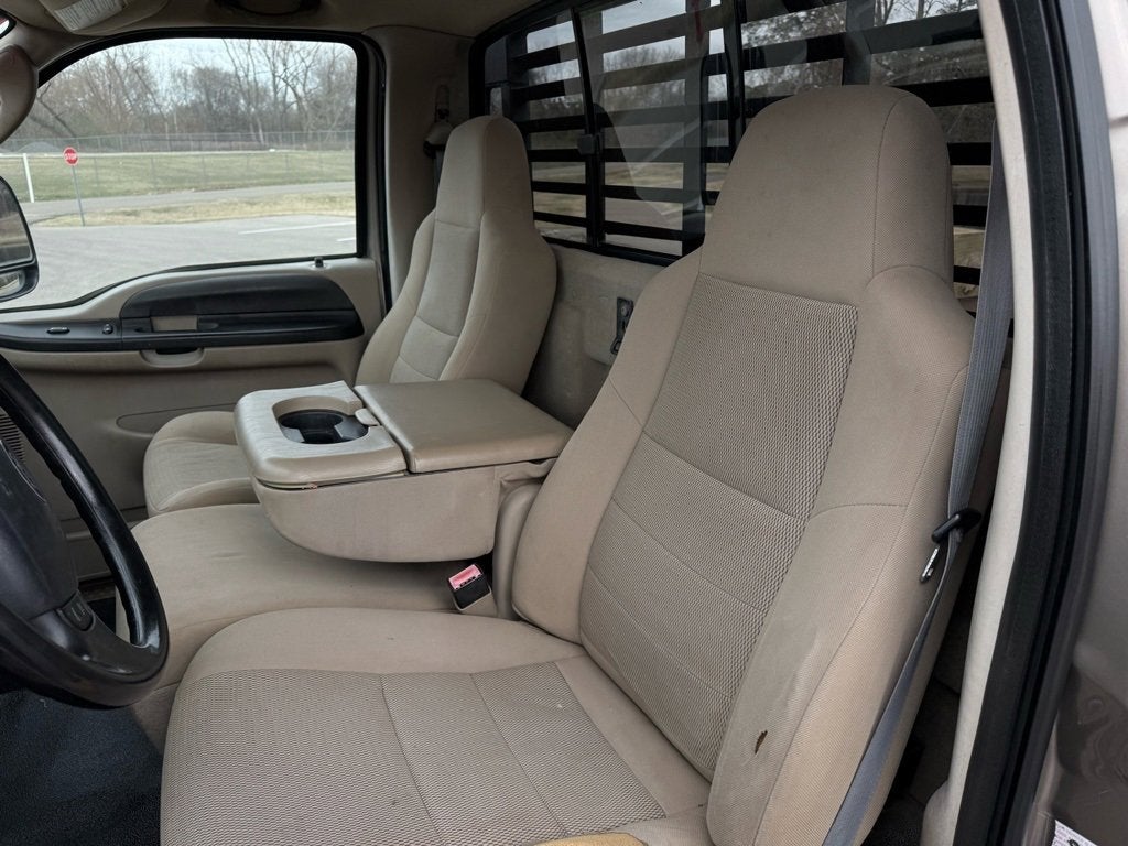 2005 Ford Super Duty F-350 DRW XL