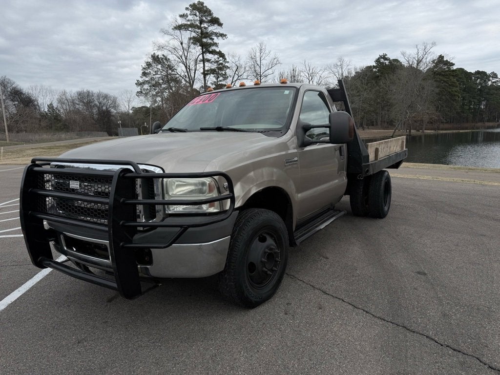 2005 Ford Super Duty F-350 DRW XL