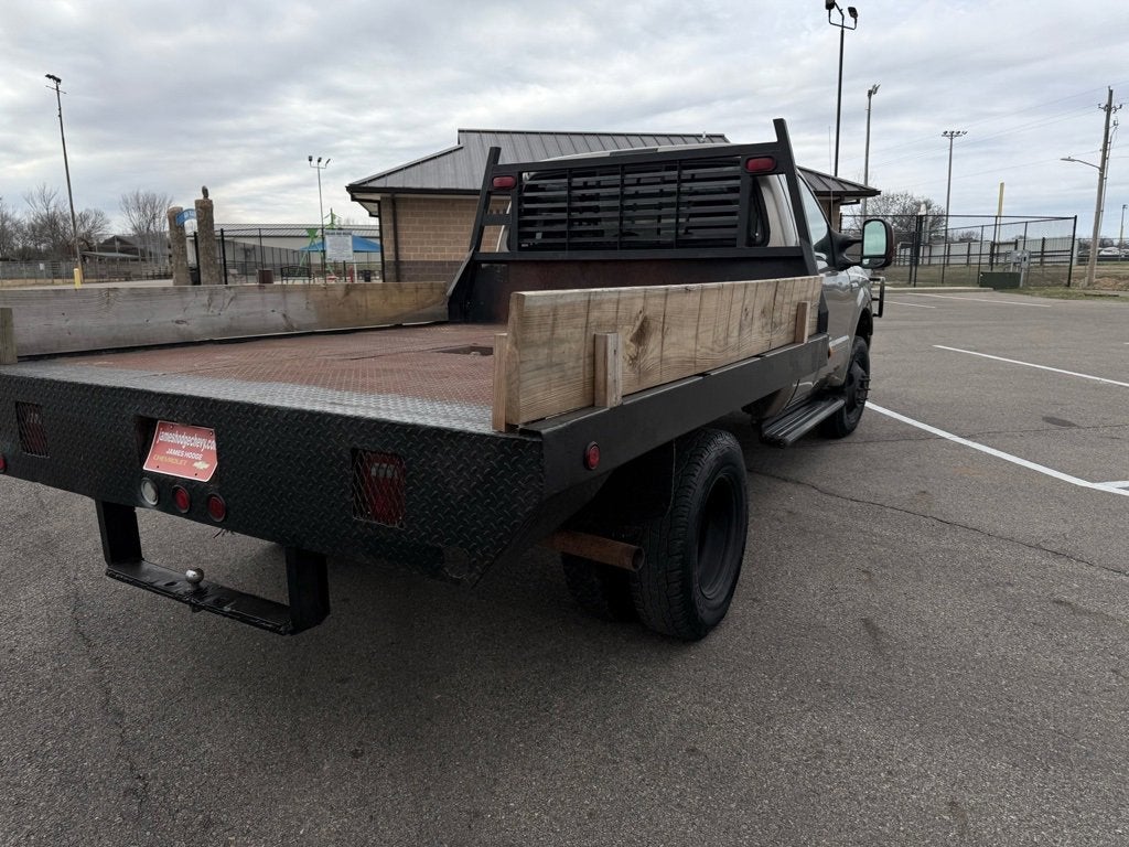2005 Ford Super Duty F-350 DRW XL