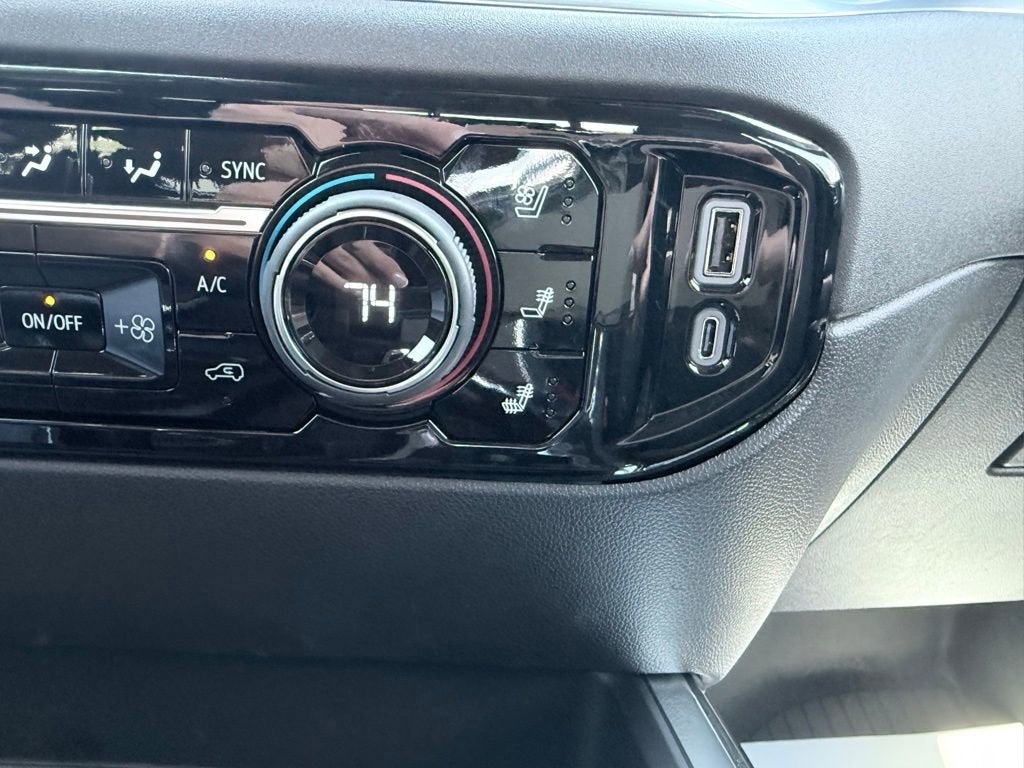 2025 Chevrolet Silverado 1500 LTZ