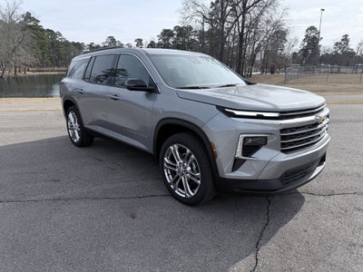 2025 Chevrolet Traverse LT