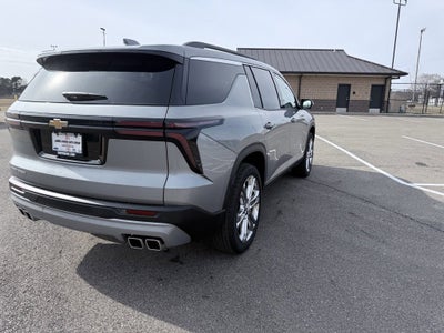 2025 Chevrolet Traverse LT