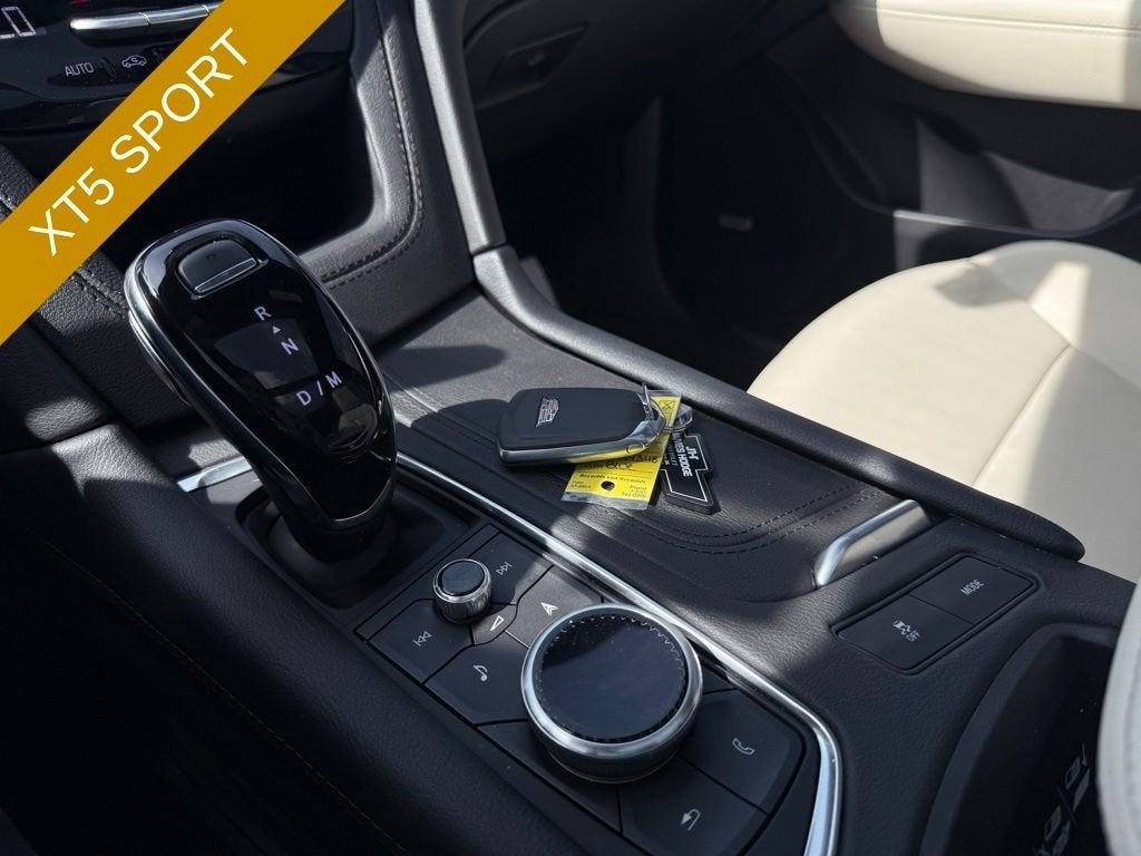 2025 Cadillac XT5 Sport