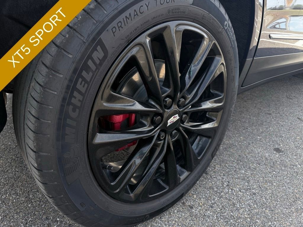 2025 Cadillac XT5 Sport