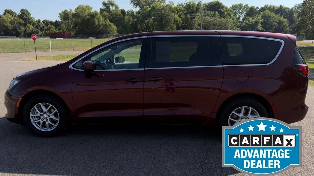 2023 Chrysler Voyager LX
