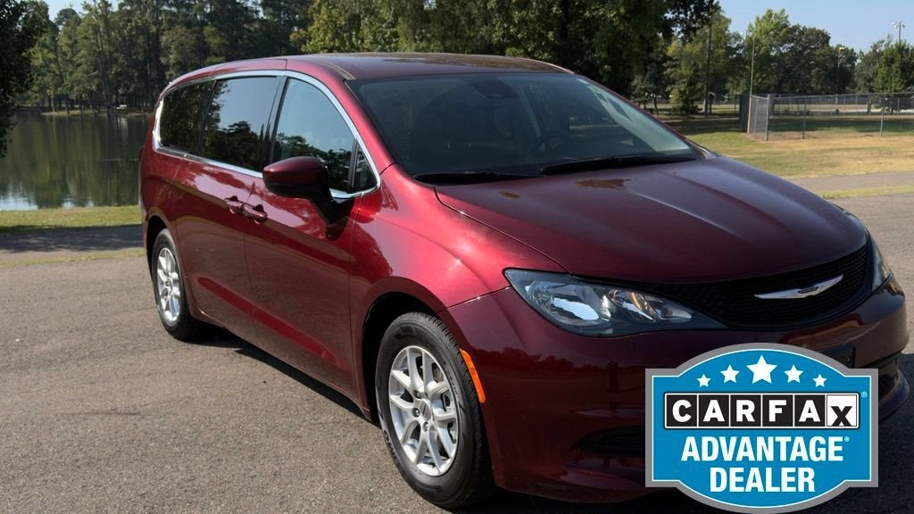 2023 Chrysler Voyager LX