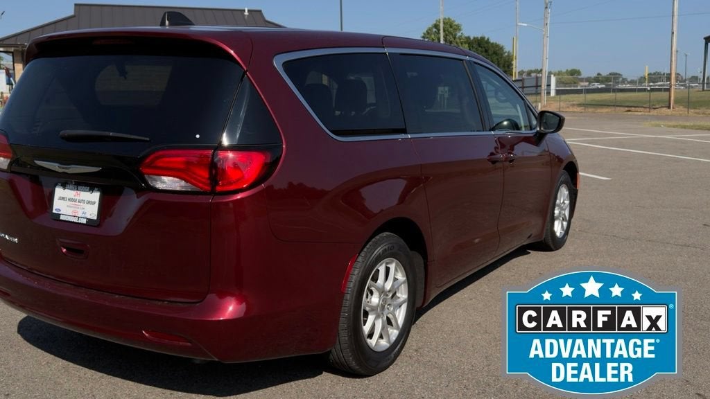 2023 Chrysler Voyager LX