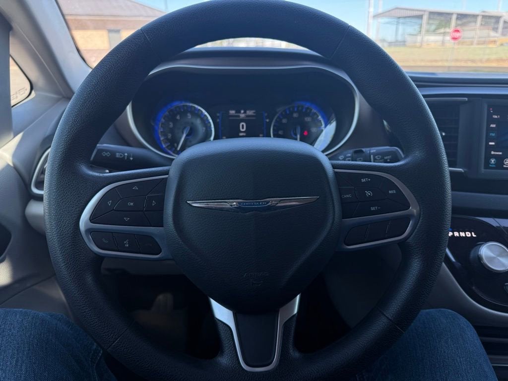 2021 Chrysler Voyager LXI