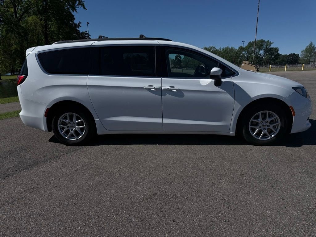 2021 Chrysler Voyager LXI