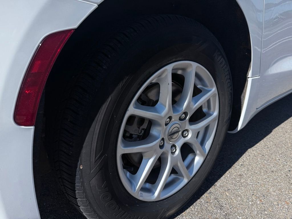 2021 Chrysler Voyager LXI