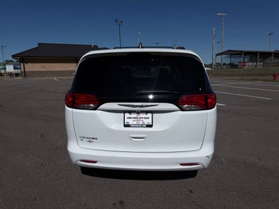 2021 Chrysler Voyager LXI