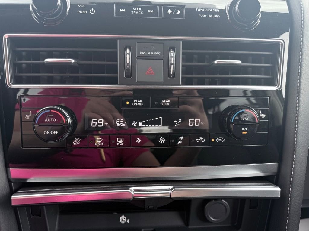2024 INFINITI QX80 LUXE