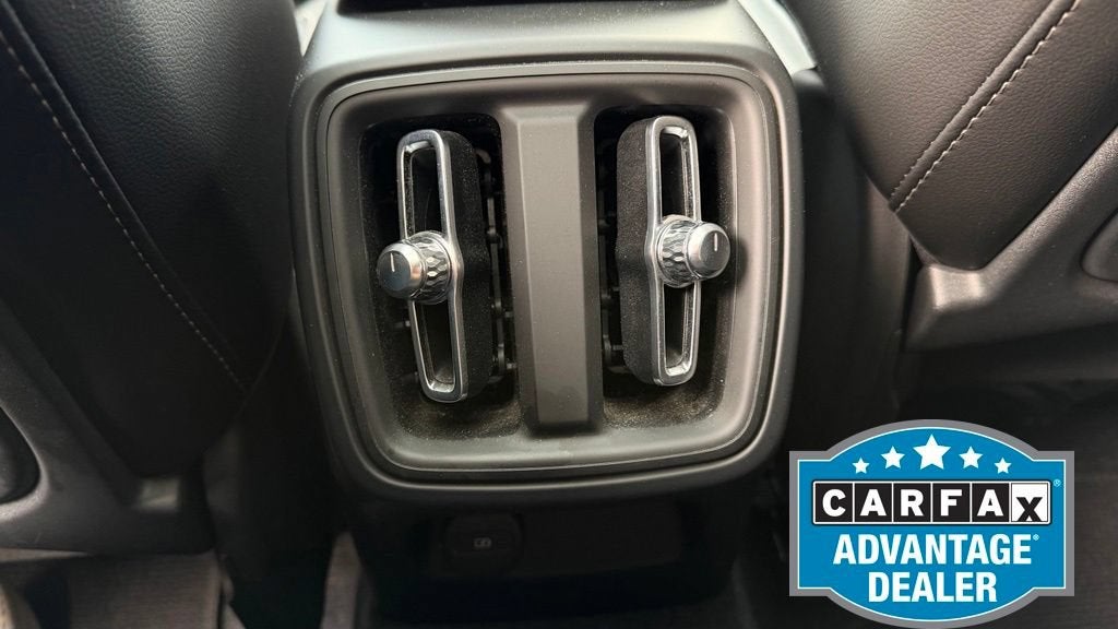 2023 Volvo XC40 B4 Plus Dark Theme