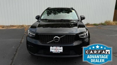 2023 Volvo XC40 B4 Plus Dark Theme