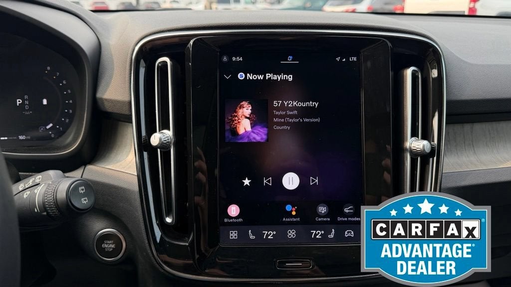 2023 Volvo XC40 B4 Plus Dark Theme