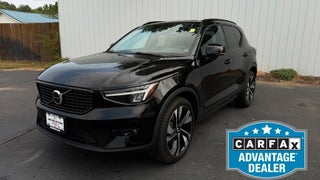 2023 Volvo XC40 B4 Plus Dark Theme