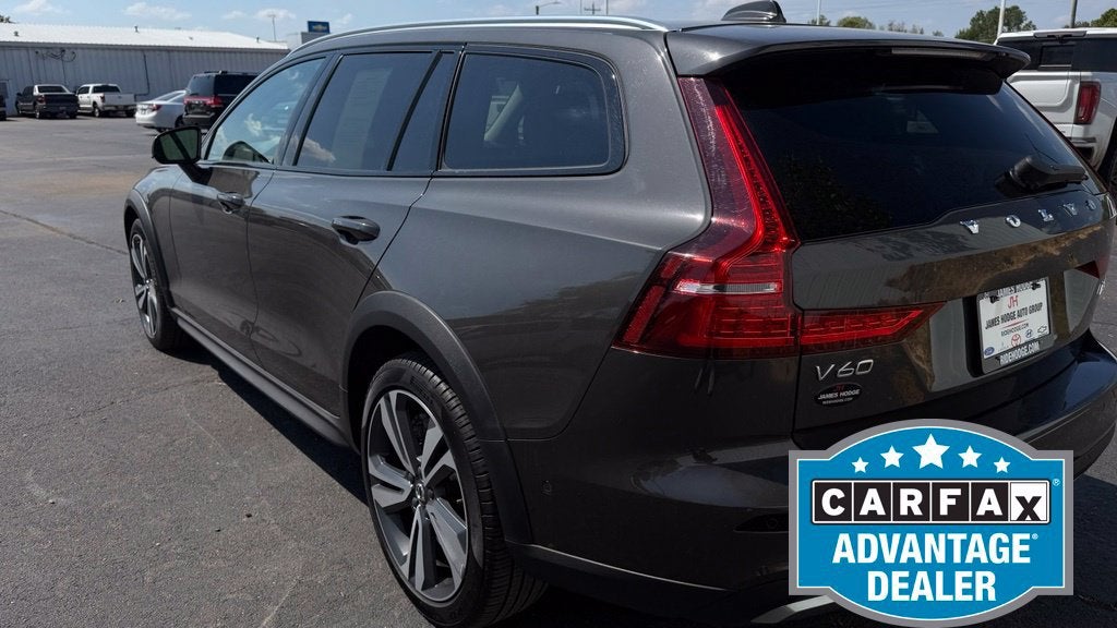 2025 Volvo V60 Cross Country Plus, B5 AWD Gas (mild hybrid)