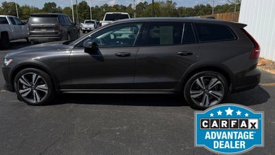2025 Volvo V60 Cross Country Plus, B5 AWD Gas (mild hybrid)