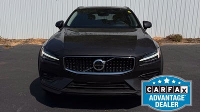 2025 Volvo V60 Cross Country Plus, B5 AWD Gas (mild hybrid)