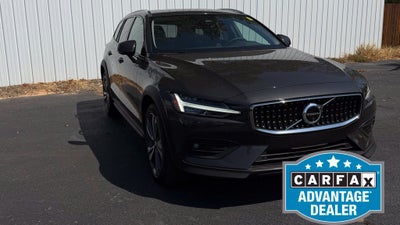 2025 Volvo V60 Cross Country Plus, B5 AWD Gas (mild hybrid)