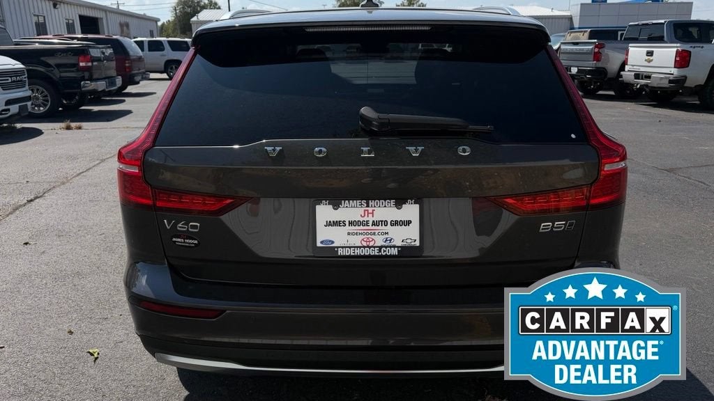 2025 Volvo V60 Cross Country Plus, B5 AWD Gas (mild hybrid)